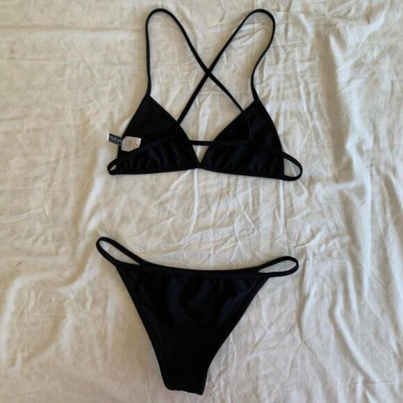 Dippin’ Daisy’s Black Bikini 2-Piece Set - Picture 4 of 8